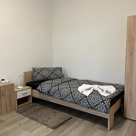 Kosta's Monteur- Und Apartment *
